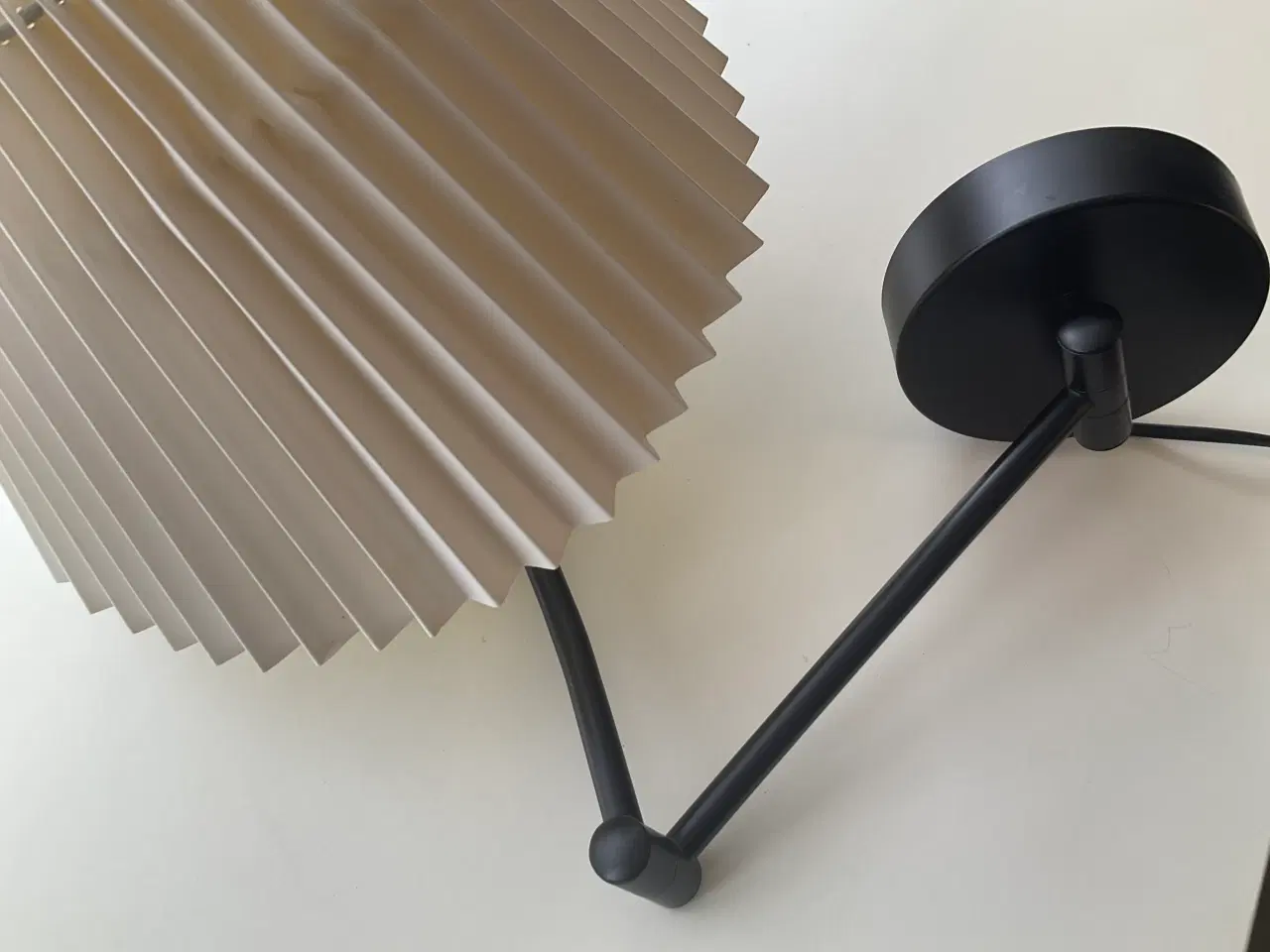 Billede 9 - Nordlux væglampe med plisseret hvid skærm