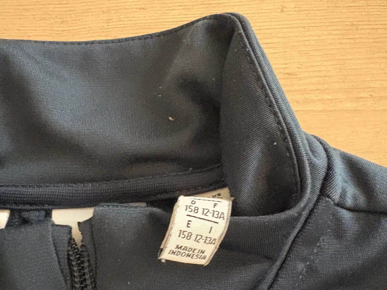 Billede 6 - Adidas træningssæt str 158