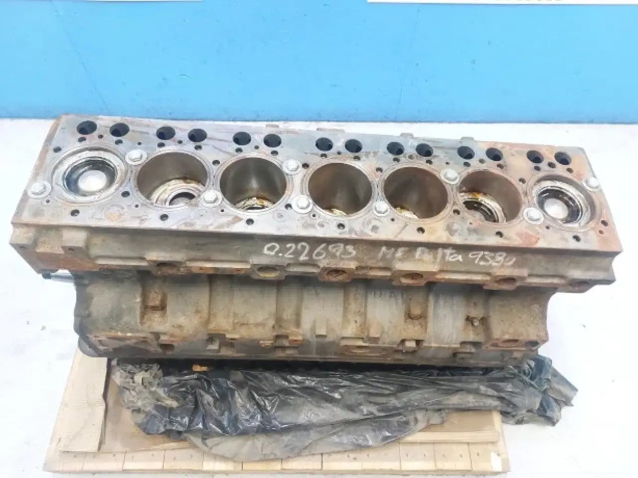 Billede 2 - Massey Ferguson 9380 Motorblok 865477030x