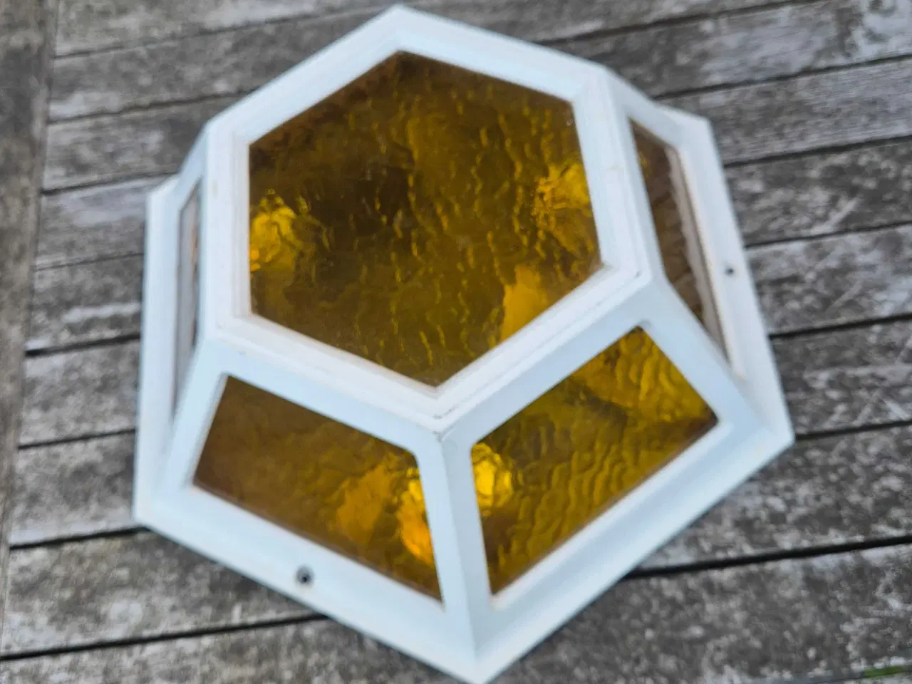 Billede 3 - Sekskantet plafond med gule glas 