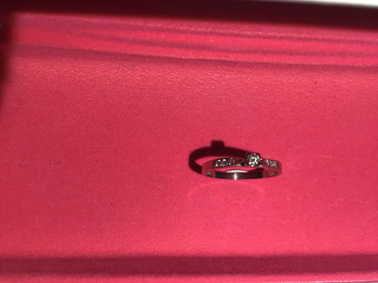 Billede 4 - Diamantring hvidguld