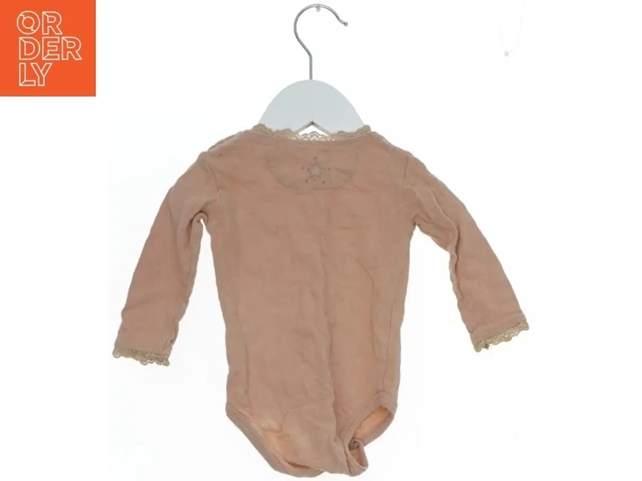 Billede 2 - Langærmet rosa bodystocking med blondekant fra En Fant (str. 62)
