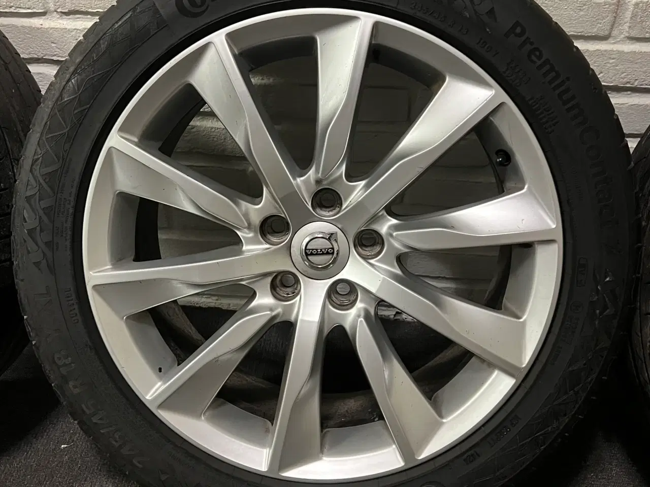 Billede 3 - Originale 18” Volvo V90 fælge med sommerdæk