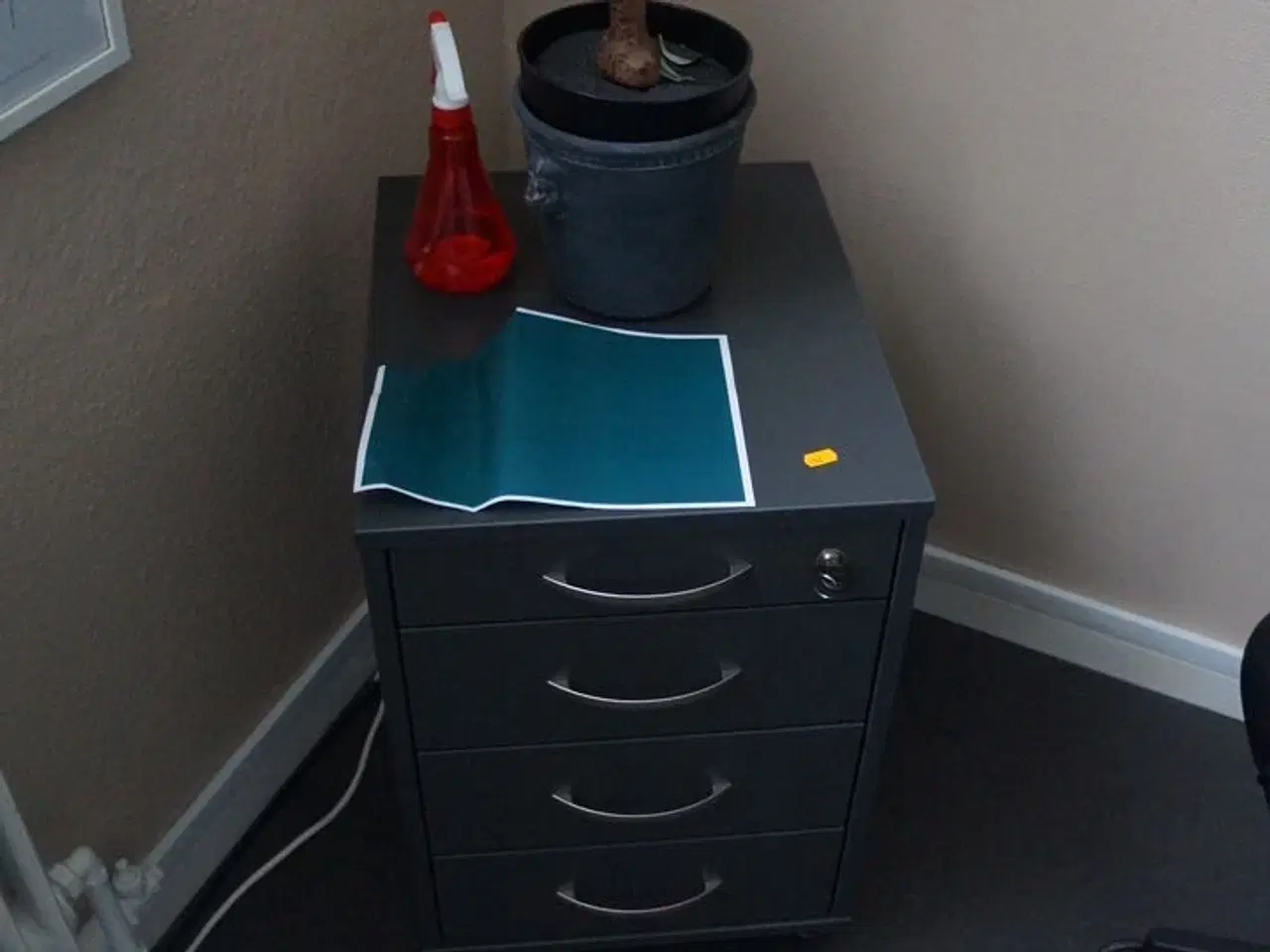 Billede 5 - Bord, stol, tavle, m.v.