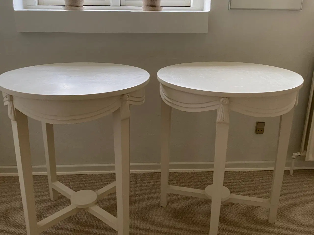 Billede 1 - 2 hvide senge borde