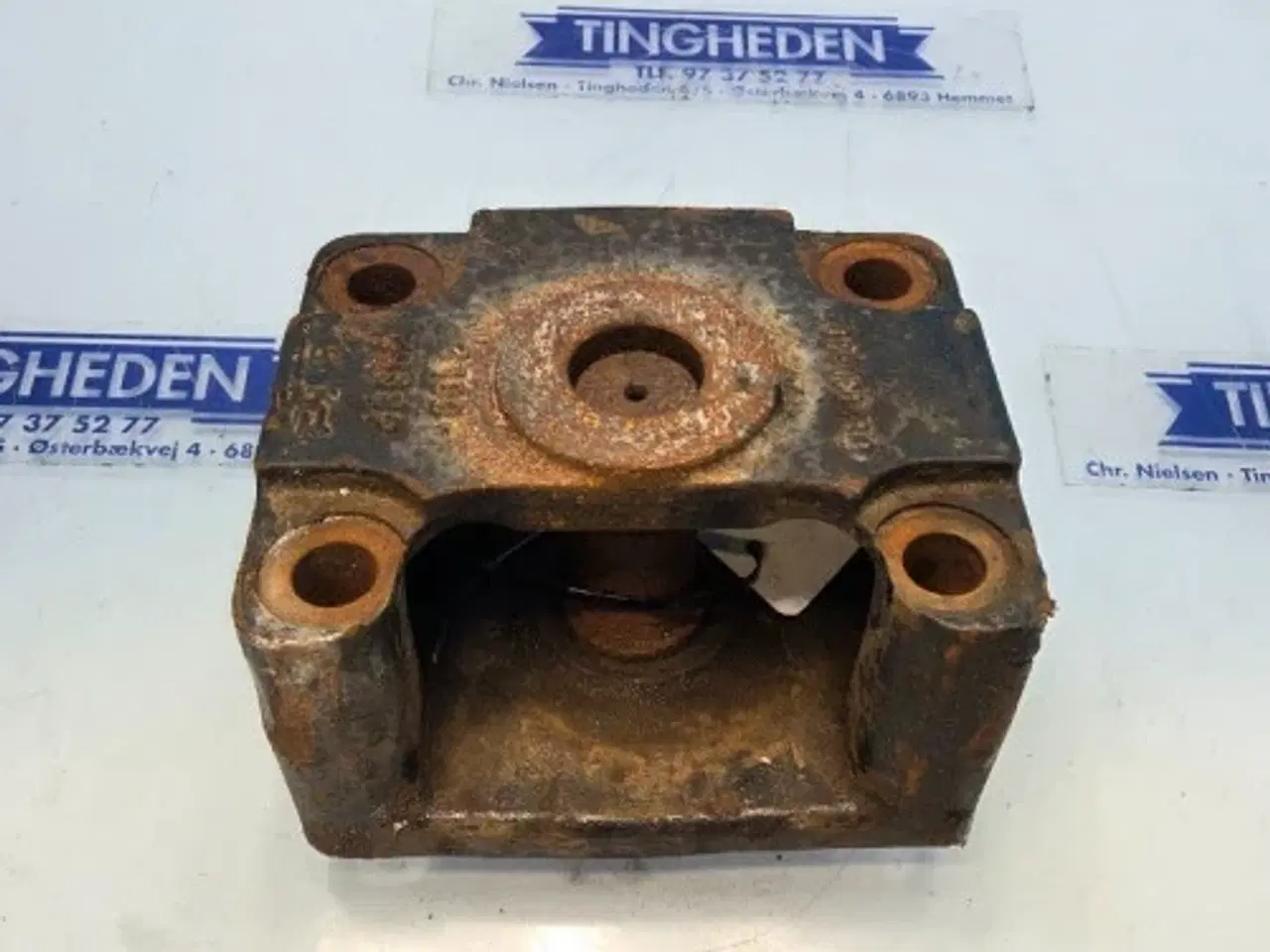 Billede 11 - New Holland TM165 Beslag 82020886