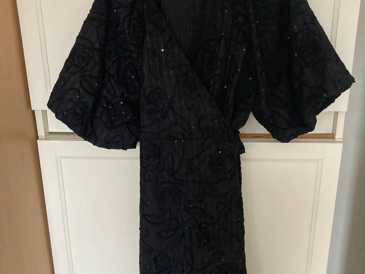 Billede 1 - Slå om kjole