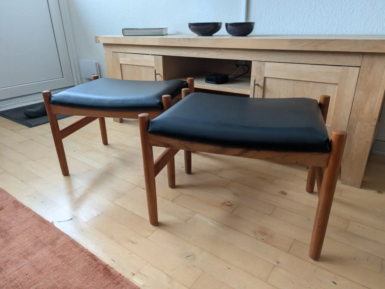 Billede 1 - Spøttrup skamler i teak