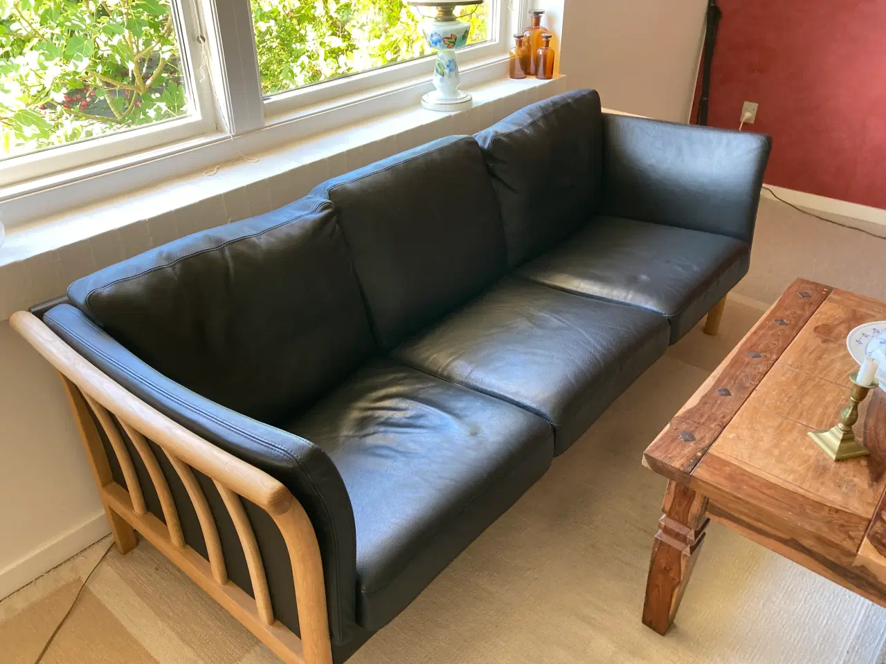 Billede 3 - Lædersofa med bøgestel