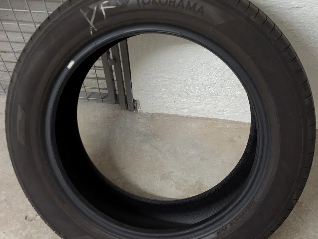 Billede 2 - Sommerdæk Yokohama 225/55 R18