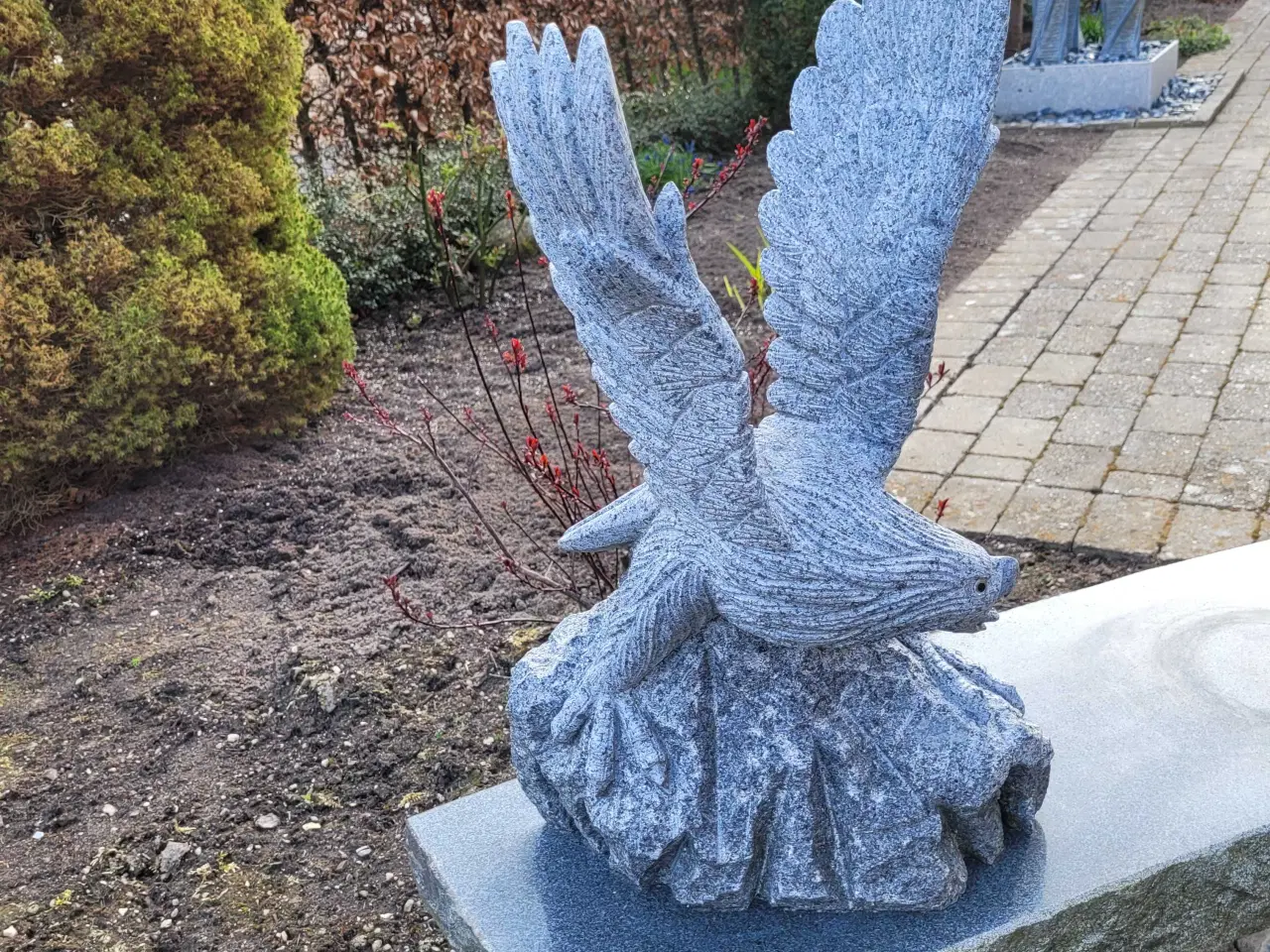 Billede 2 - Granitørn og bænk