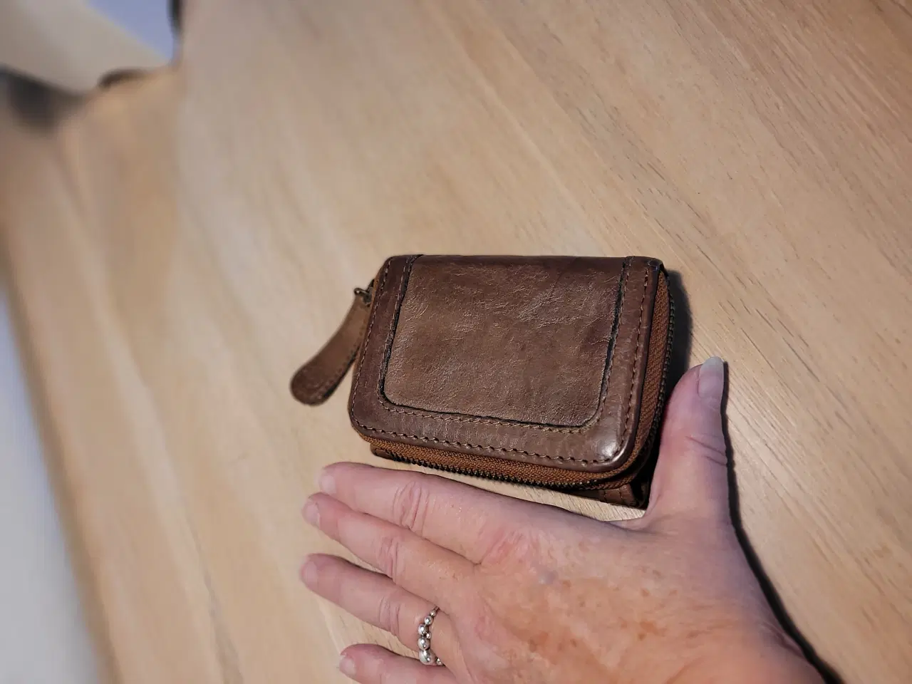 Billede 7 - Punge i læder lille handy/ stor og rummelig