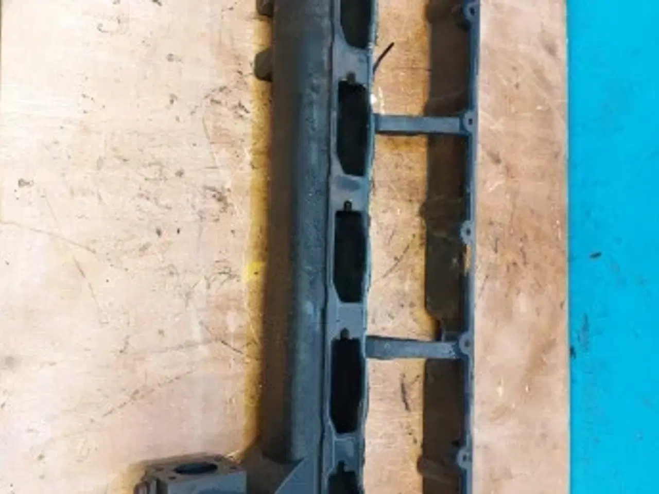 Billede 9 - John Deere 6090HZ003 Indsugningsmanifold RE536485