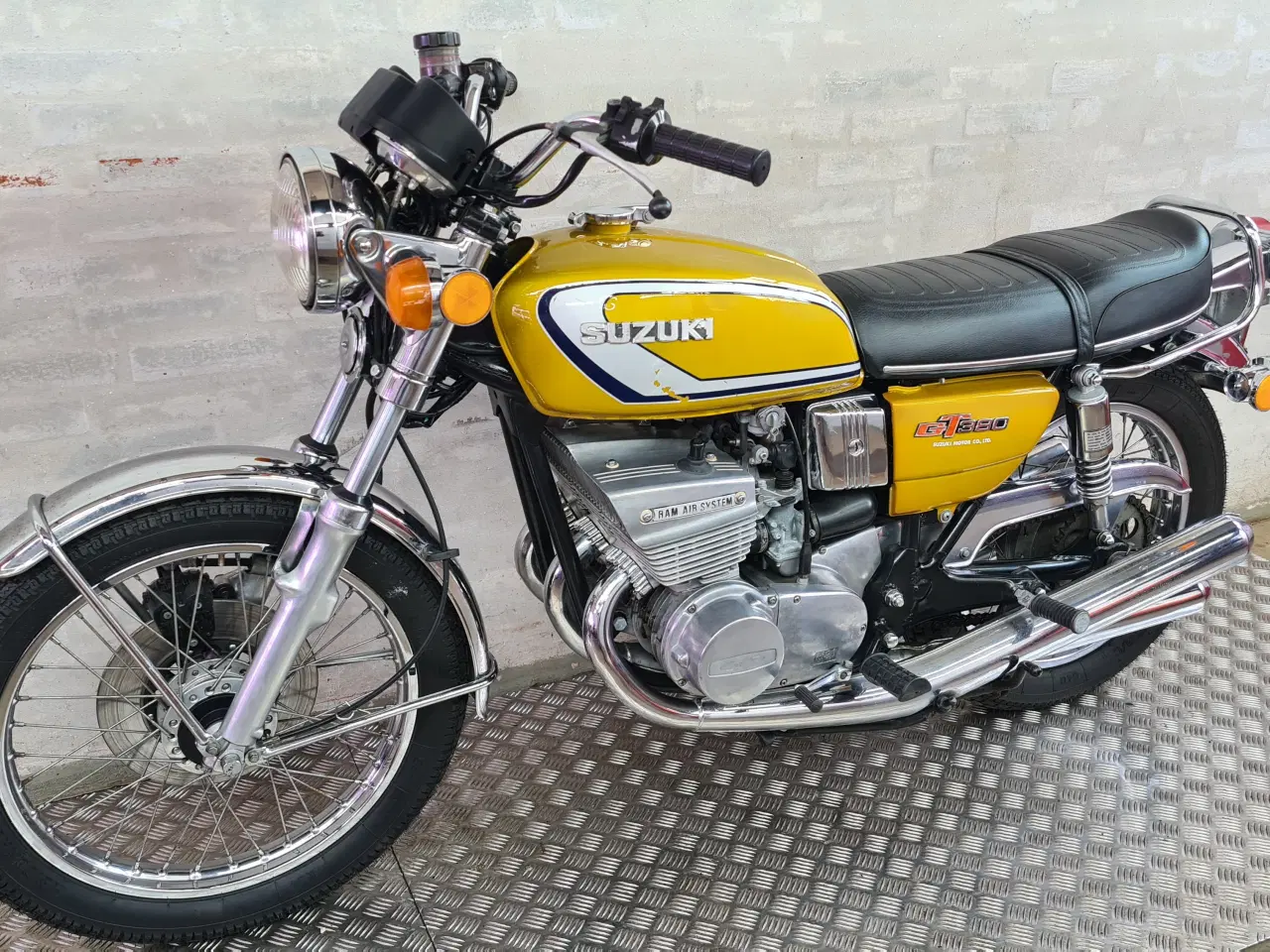 Billede 3 - Suzuki GT 380 Årg 1974