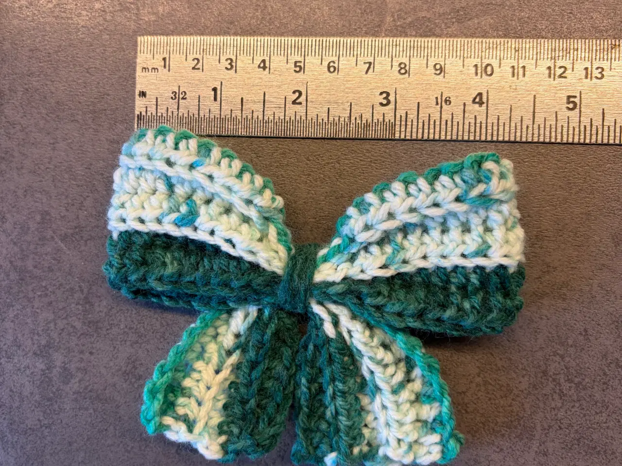 Billede 5 - Påskepynt i flerfarvet garn