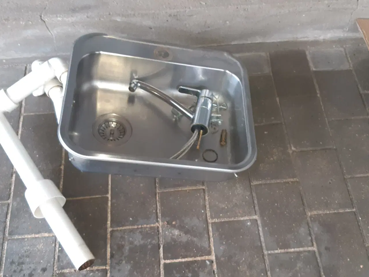 Billede 1 - Køkkenarmatur og vask