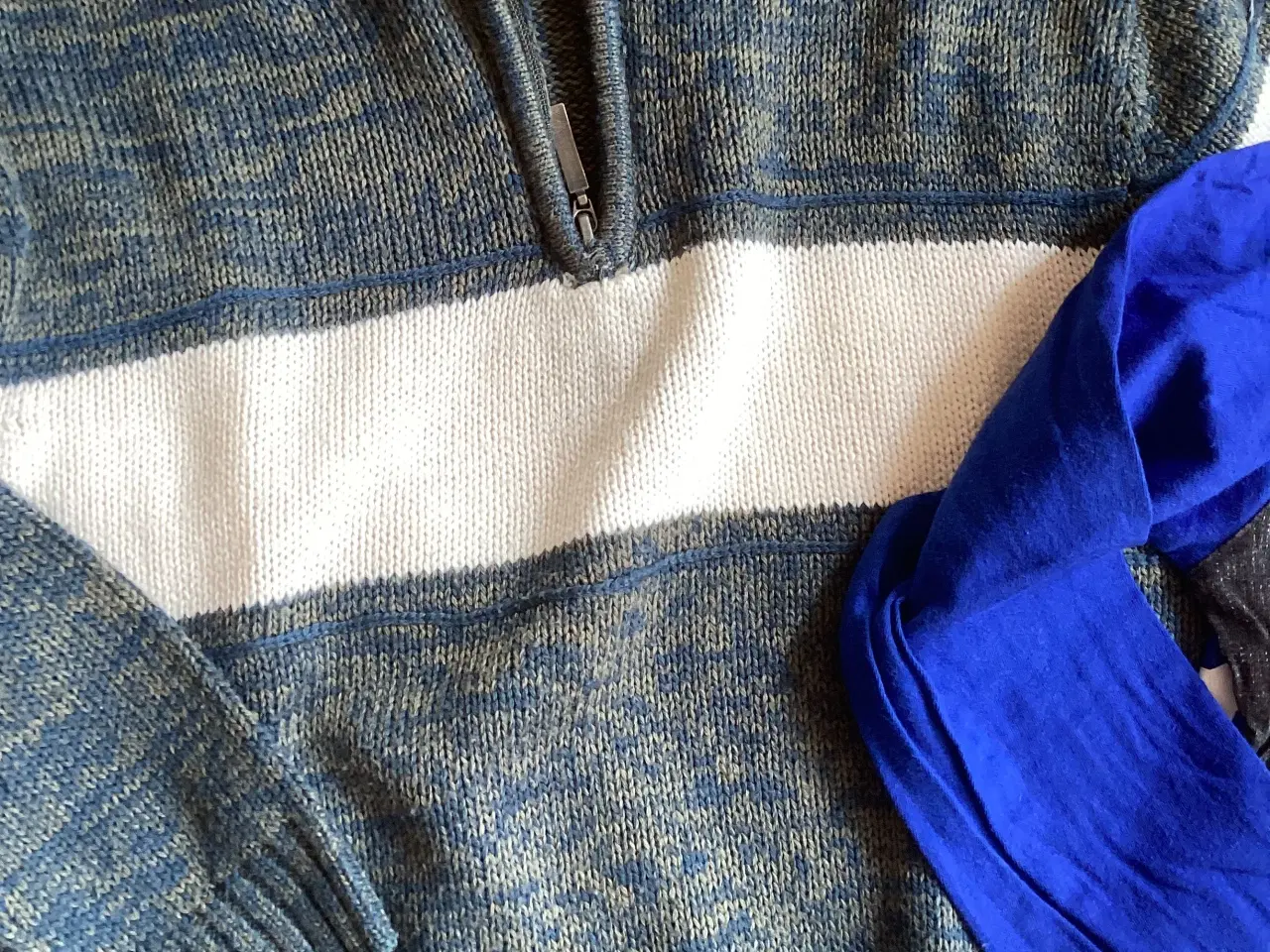 Billede 4 - Bluse pakke str. 116