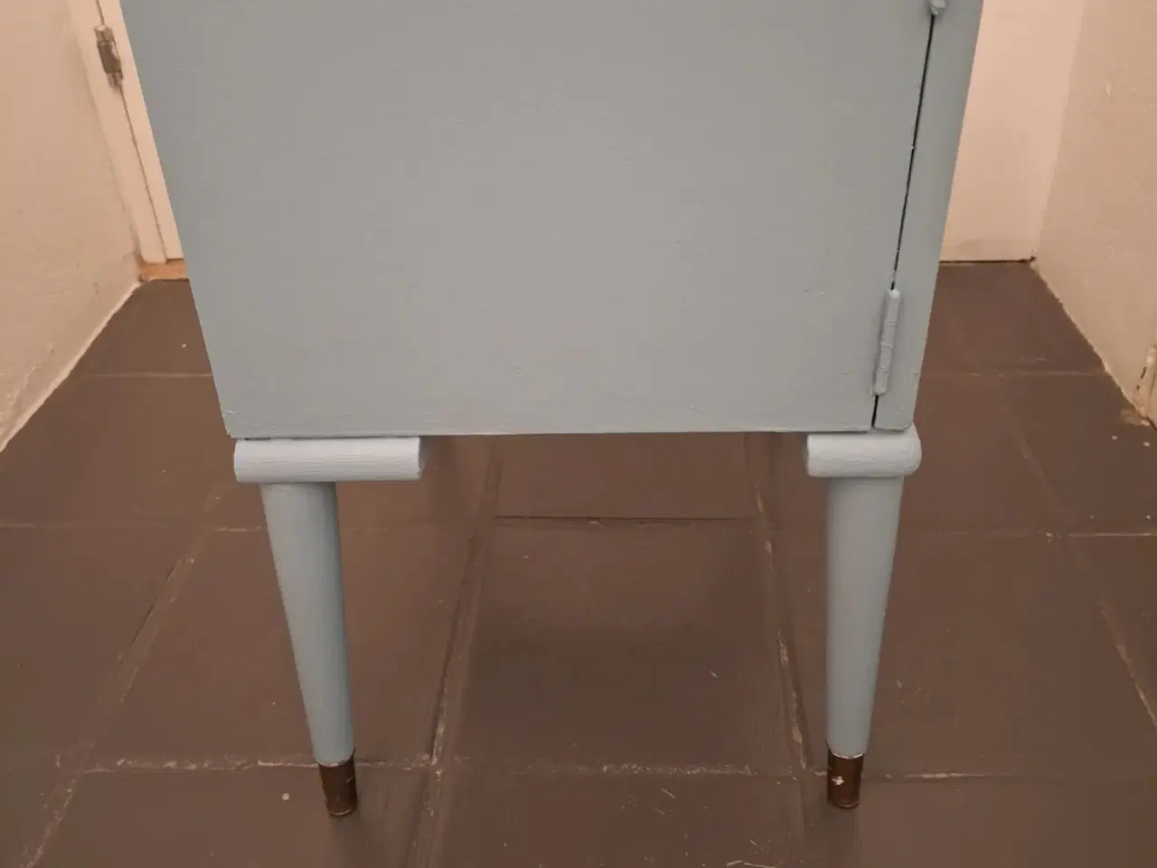 Billede 5 - Sengebord sælges