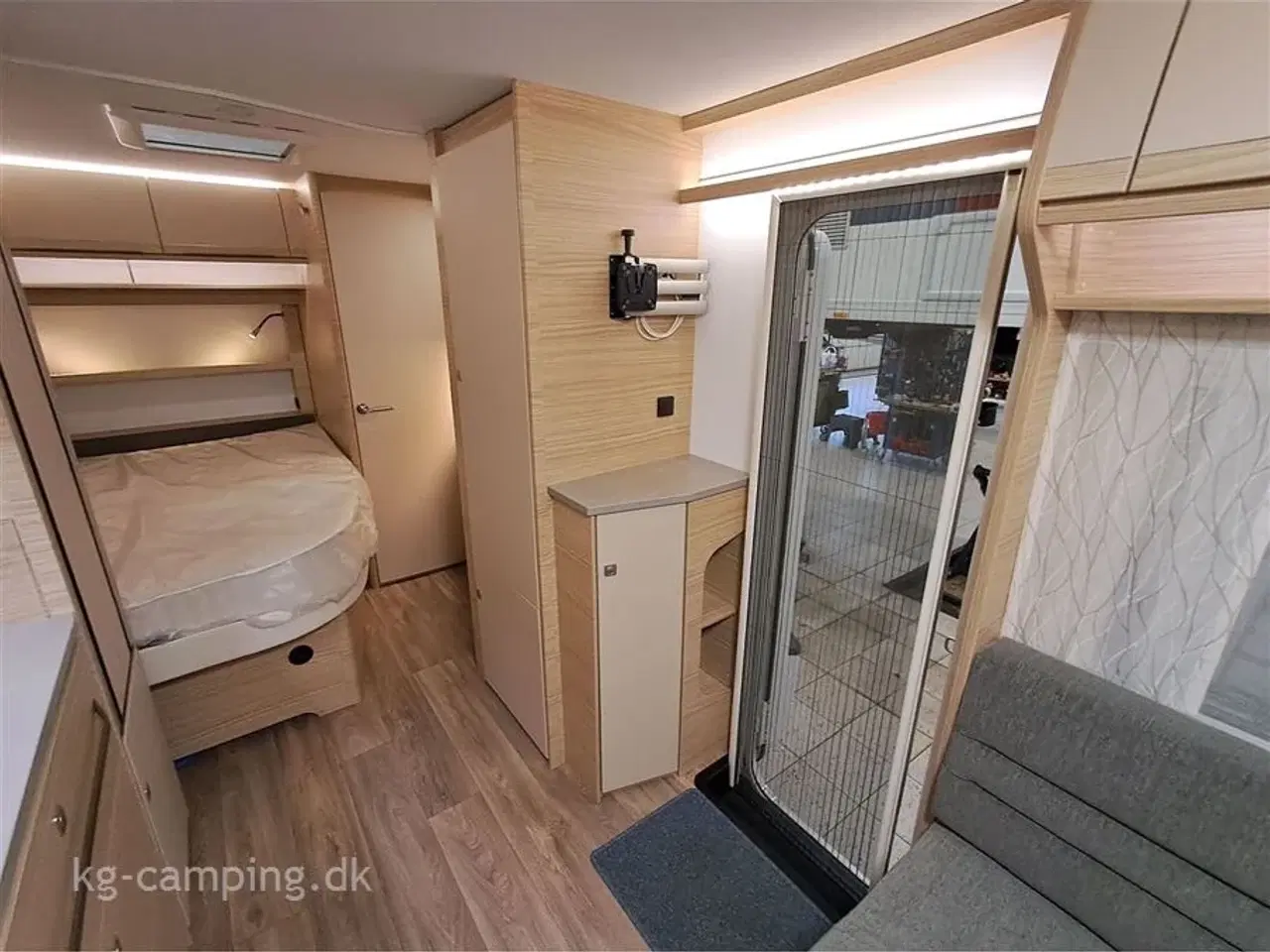 Billede 6 - 2026 - Fendt Bianco Selection 465 SFB Fransk dobbeltseng og Rundsiddegruppe - Kan nedvejes til 1500 kg.