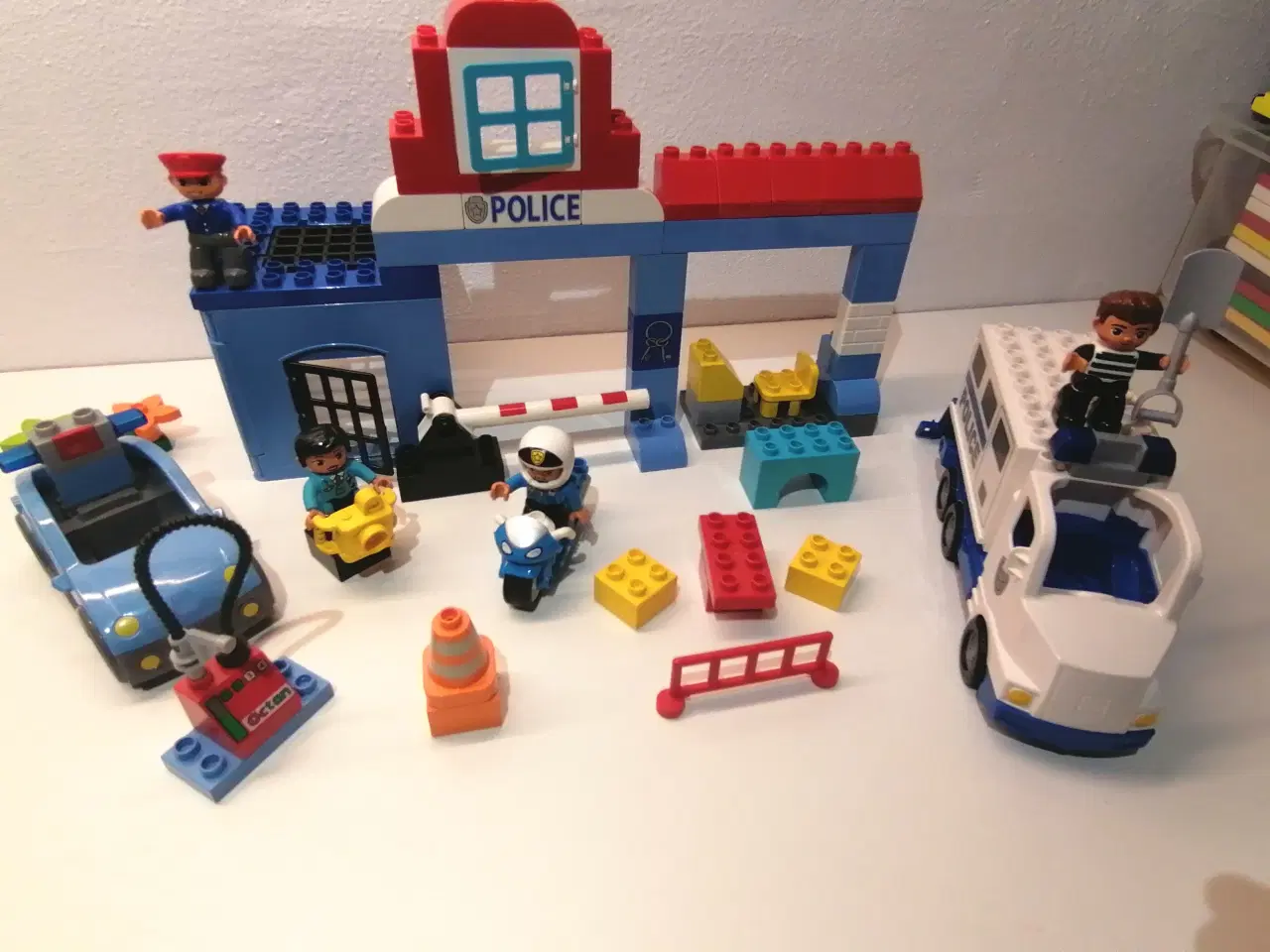 Billede 1 - Duplo Politi, Fangetransport og andet