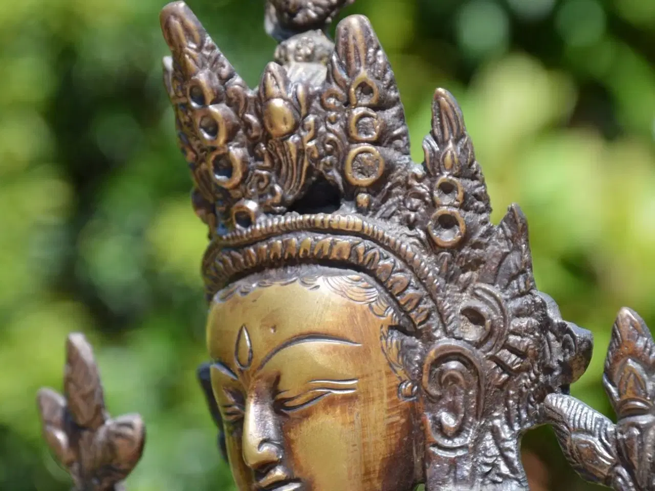 Billede 10 - Stor bronzestatue af Grøn Tara, 37 cm, Nepal