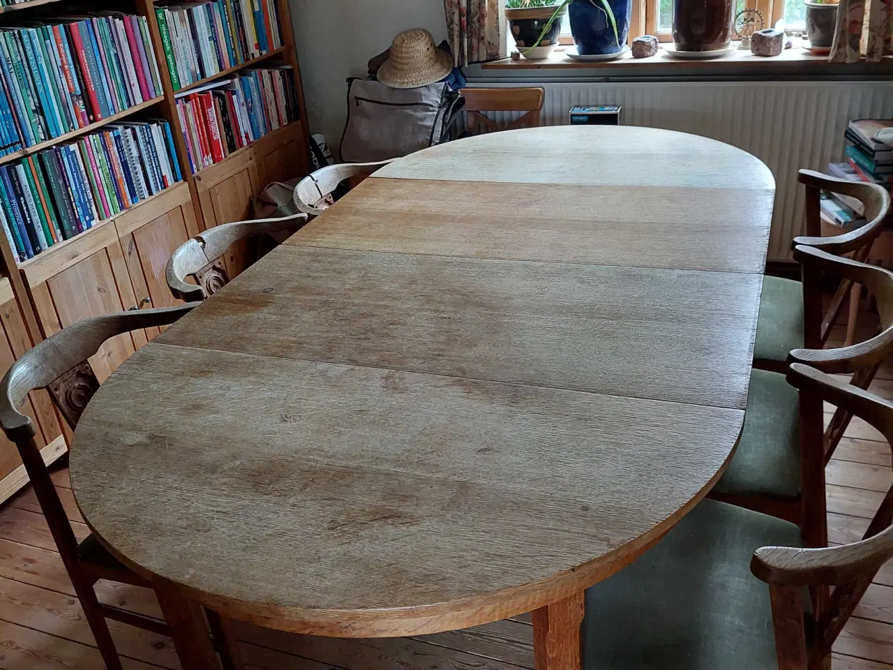 Billede 3 - Stuebord med 6 stole