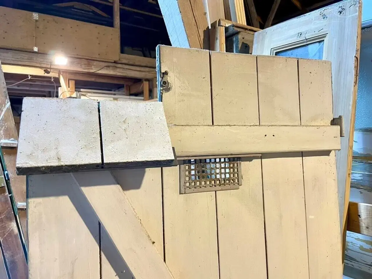 Billede 4 - Klassisk revledør m. nøgle og rist