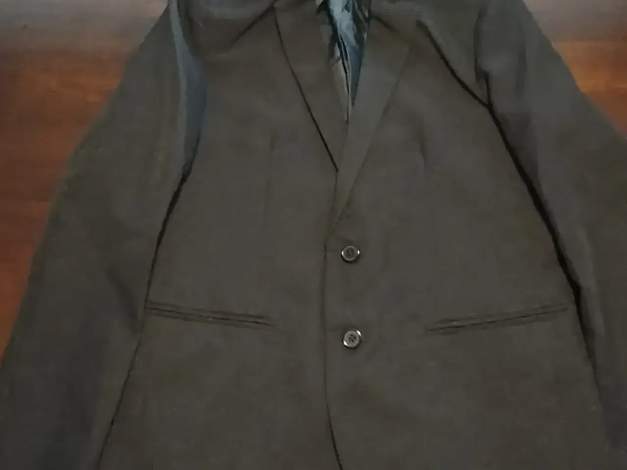 Billede 1 - str.134 jakkesæt sort