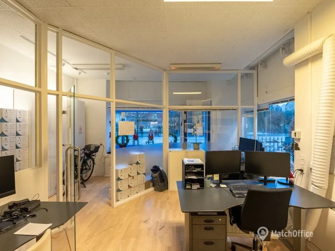 Billede 3 - UDLEJES: Butik med markant hjørneplacering på travle Smallegade