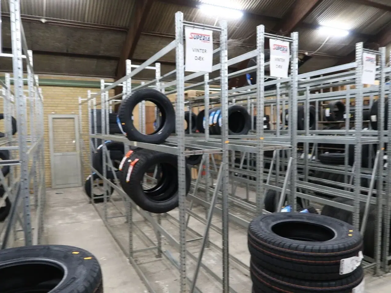 Billede 1 - 8 fag dækreoler uden indhold