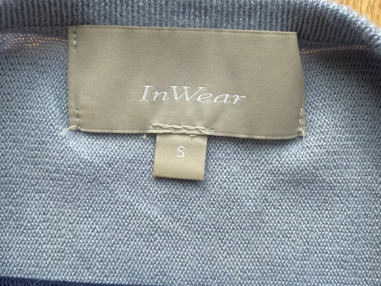 Billede 2 - Inwear strikbluse tofarvet