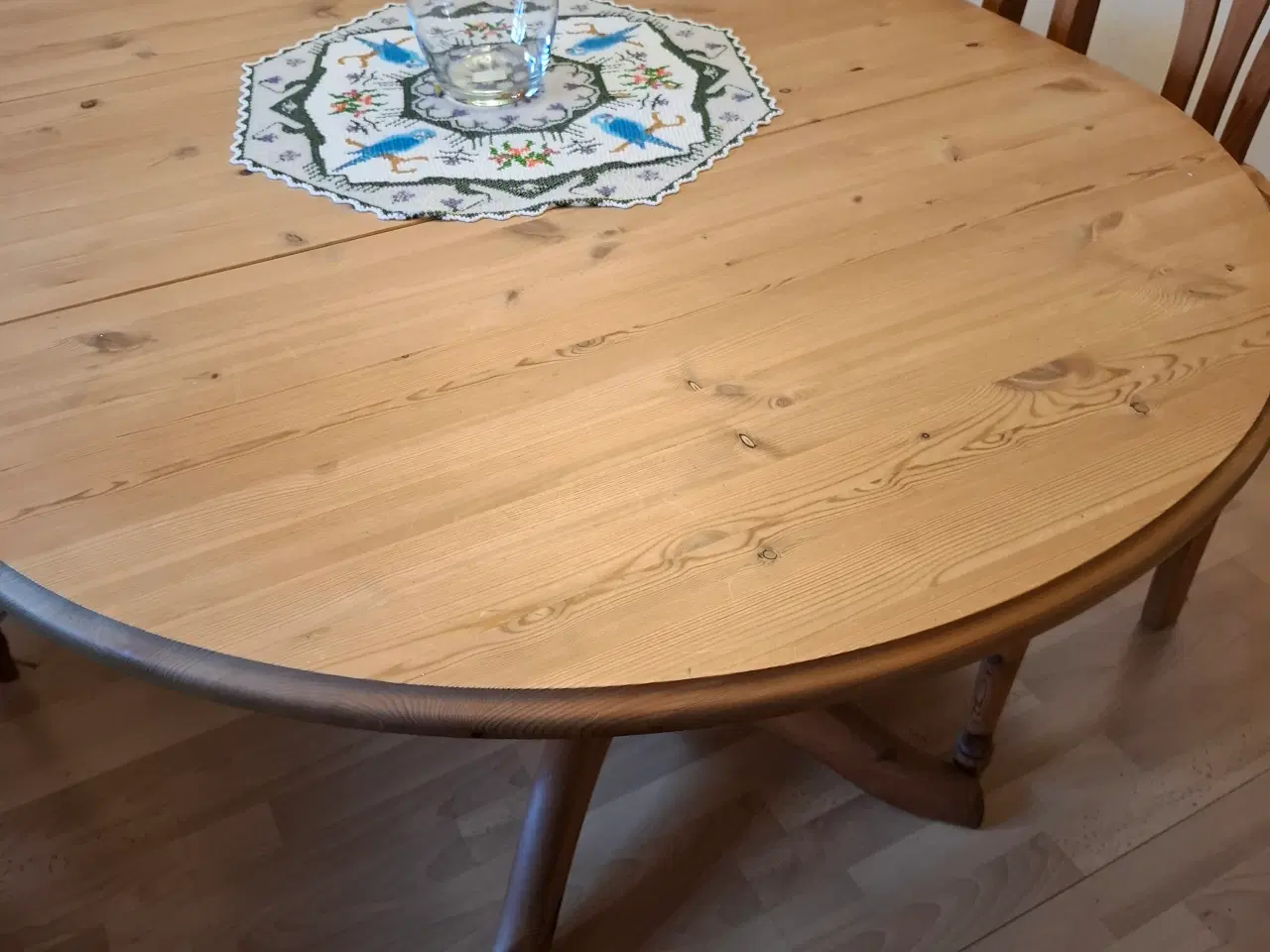 Billede 2 - Spisebord rund 2 plader 5 stole