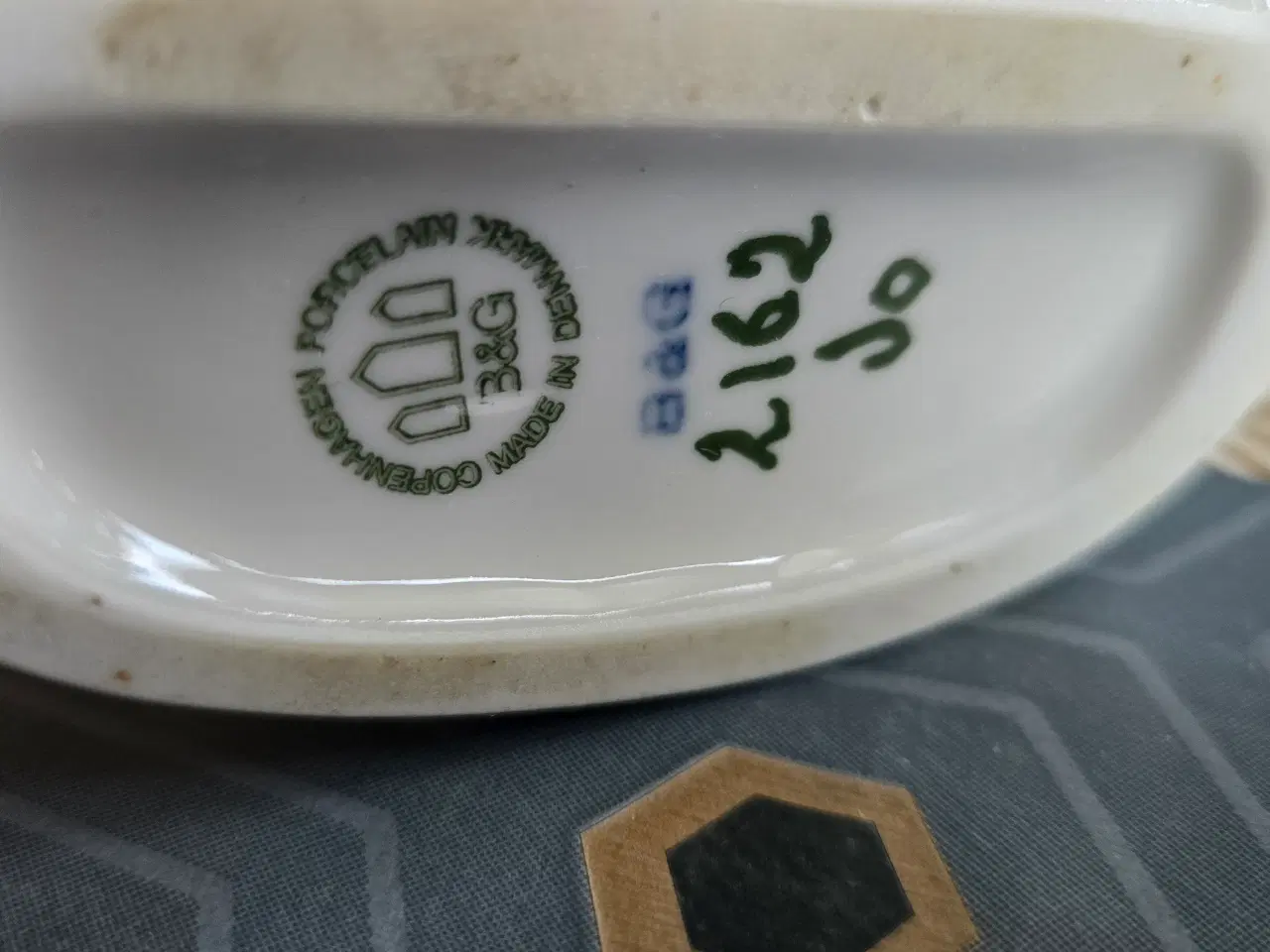 Billede 3 - Porcelænsfigurer af børn med titlen Ungdommelig 