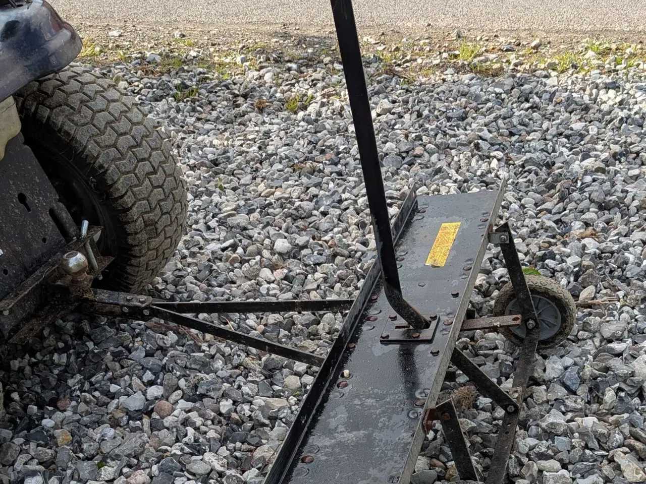 Billede 1 - Gårdspladsrive