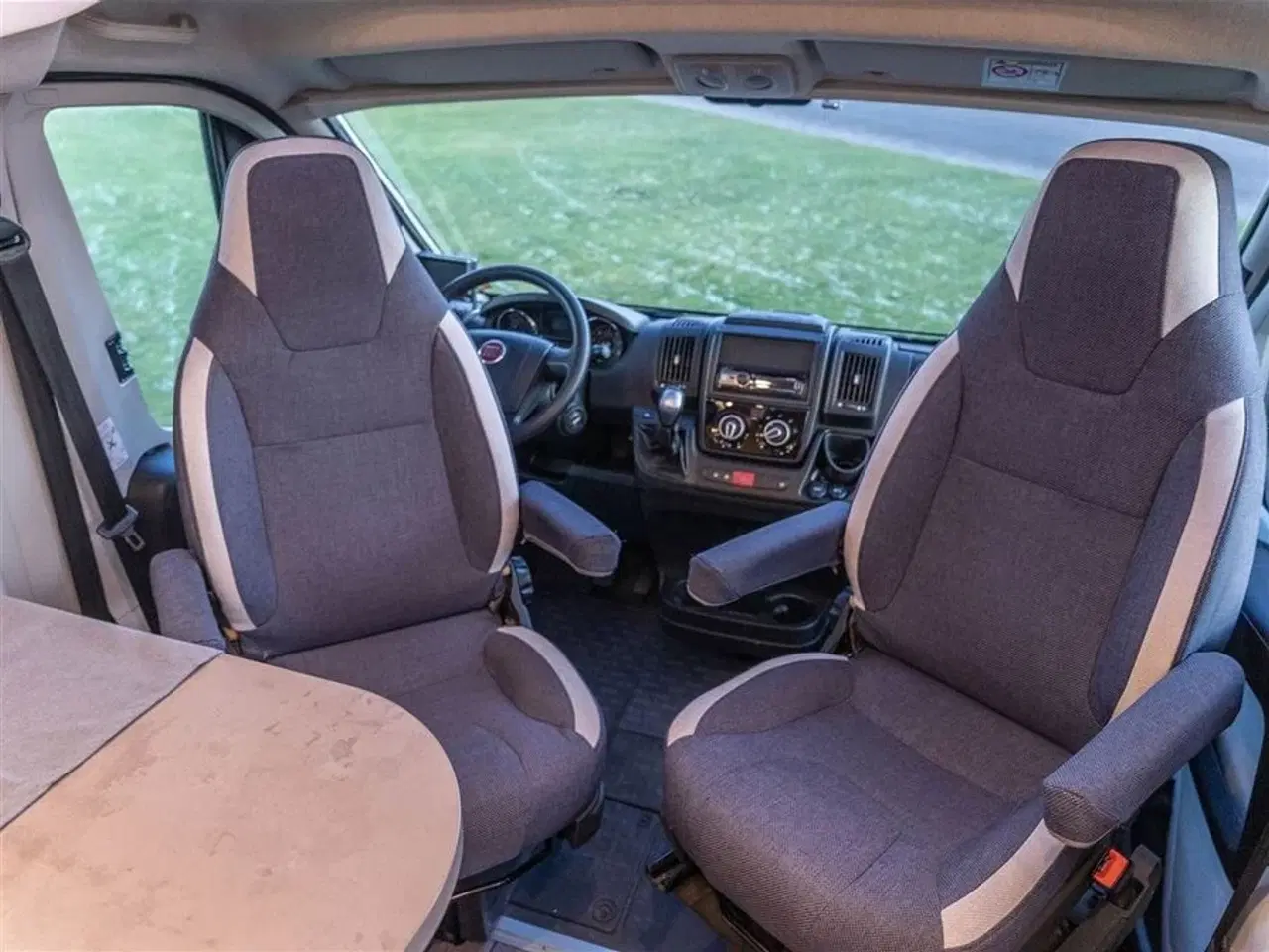 Billede 9 - 2017 - Knaus Sky TI 650 MEG Platinum Selection Automatgear og langsgående senge