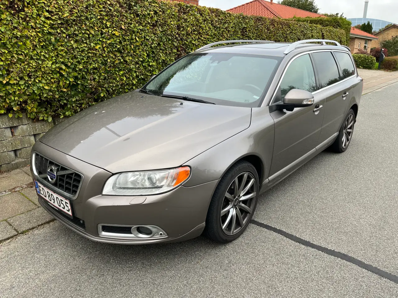 Billede 1 - Nysynet & meget velkørende Volvo V70 D5 Aut. 