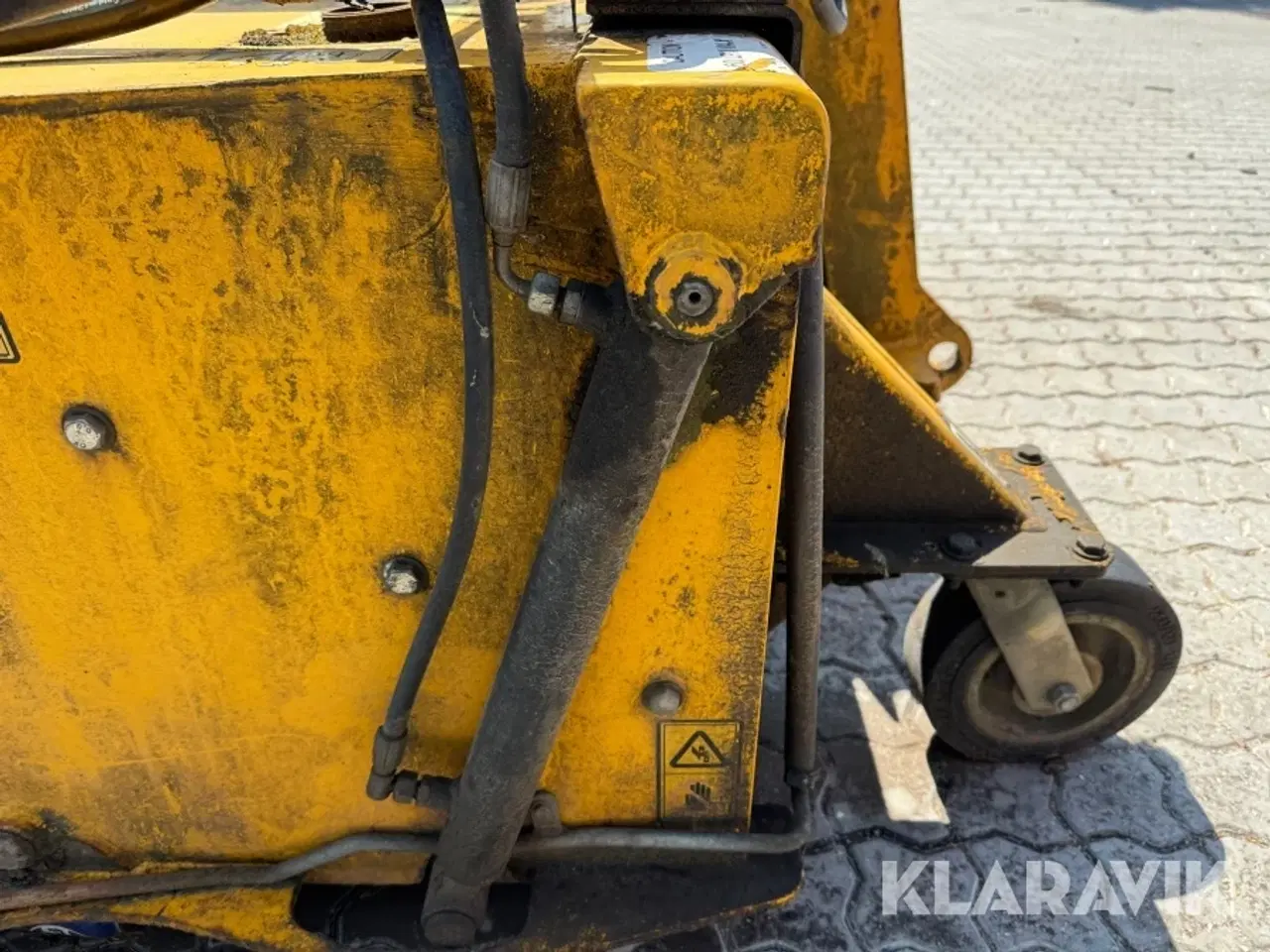 Billede 8 - Fejekost med tank og vand JCB SC240