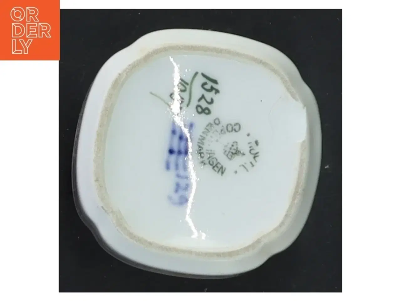 Billede 2 - Porcelæn krus med sommerfugle fra Royal Copenhagen (str. 6x5,5 cm)