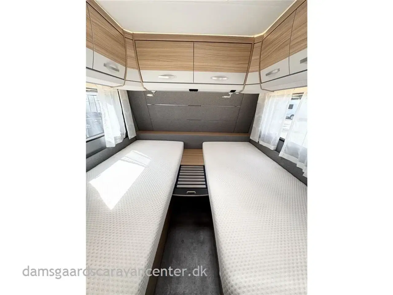 Billede 15 - 2022 - Dethleffs Camper 460 EL D-Line   Enkeltsenge-Lamel-Gulvtemp.-Mover-Telt