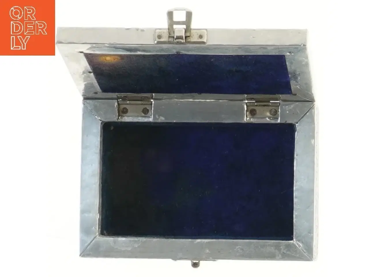 Billede 4 - Hammer slået indsisk  metalkasse (str. 15x10x7 cm)