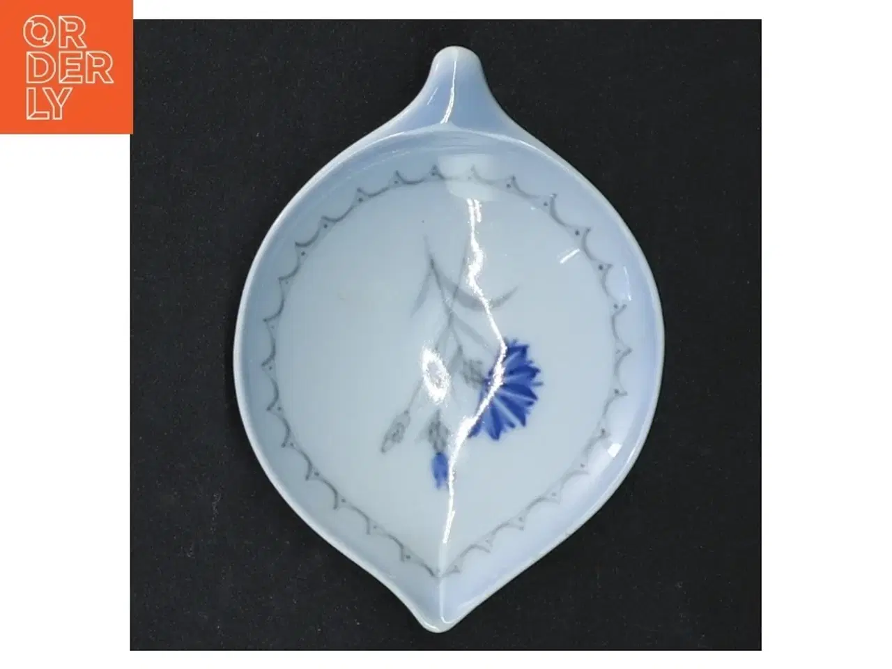 Billede 4 - Porcelænsskåle med blomstermotiv (str. 10 x 7,5 cm)