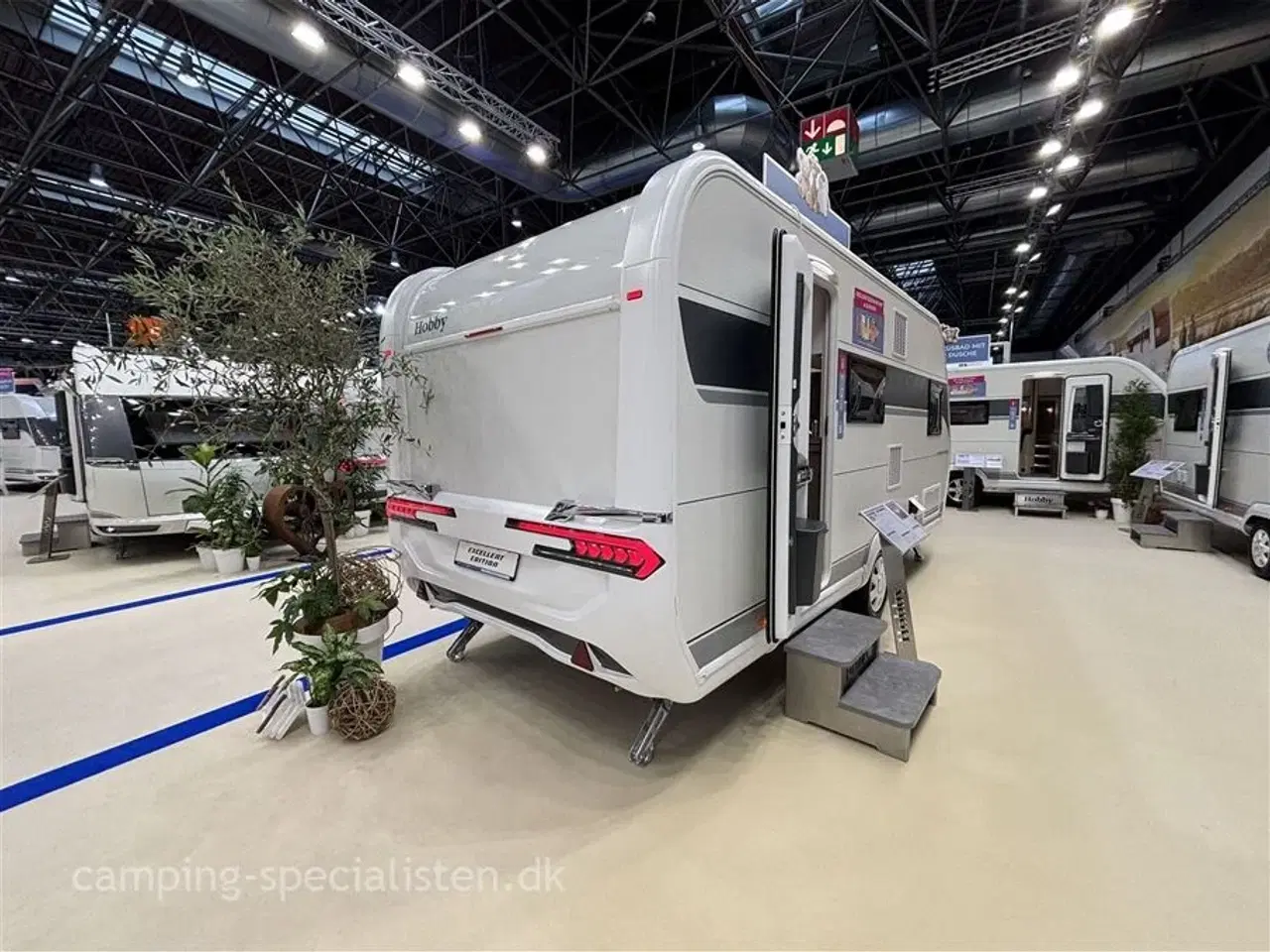 Billede 3 - 2026 - Hobby De Luxe 490 KMF   Hobby De luxe 490 KMF kan snart ses hos Camping-Specialisten.dk