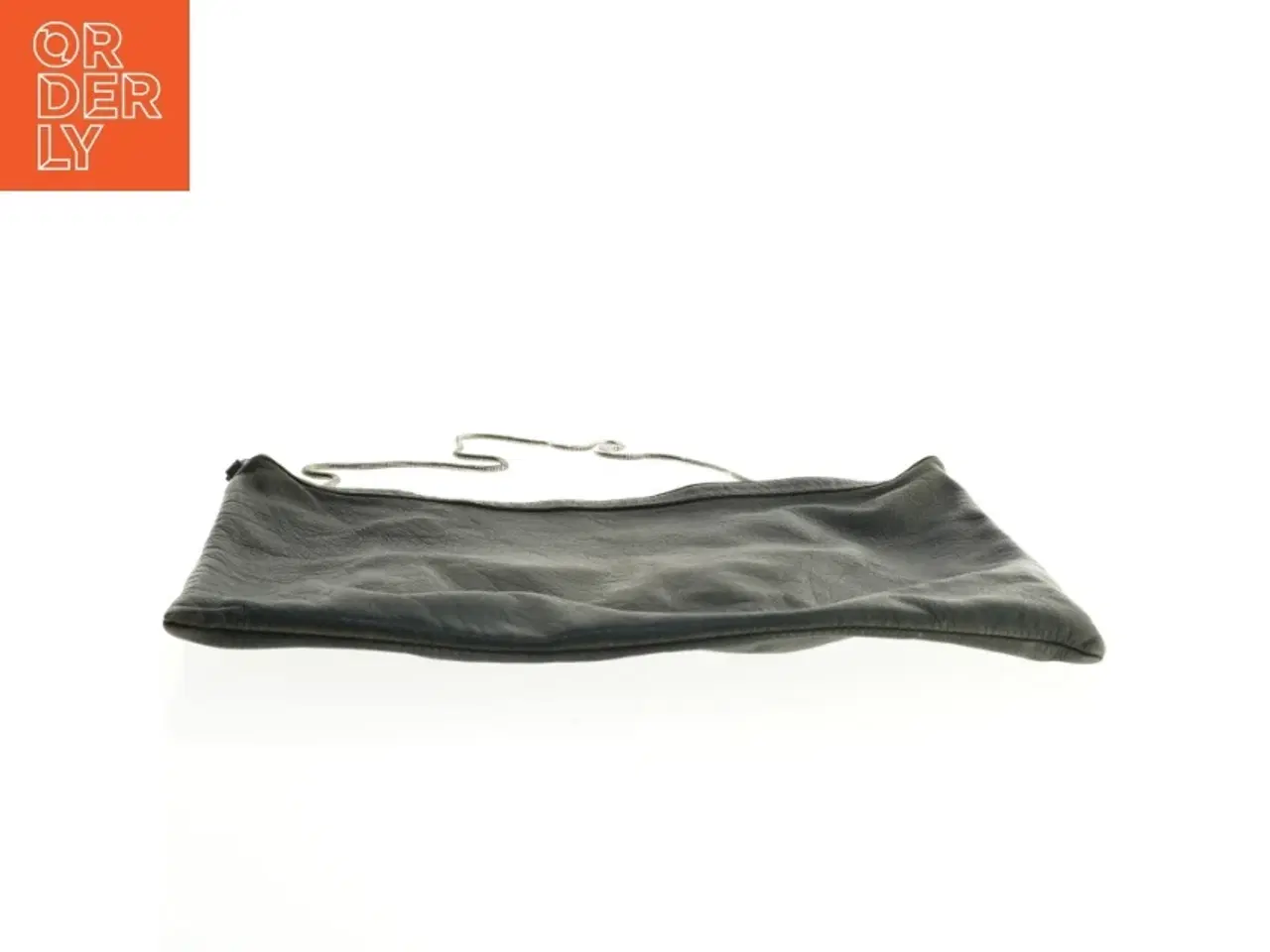 Billede 4 - Sort skuldertaske i læderlook (str. 36 x 26 cm)
