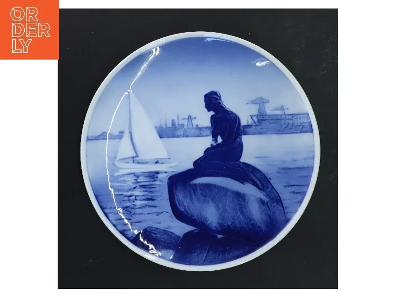 Billede 1 - Porcelænstallerken med Lille Havfrue motiv fra Royal Copenhagen (str. Ø 20,5 cm)