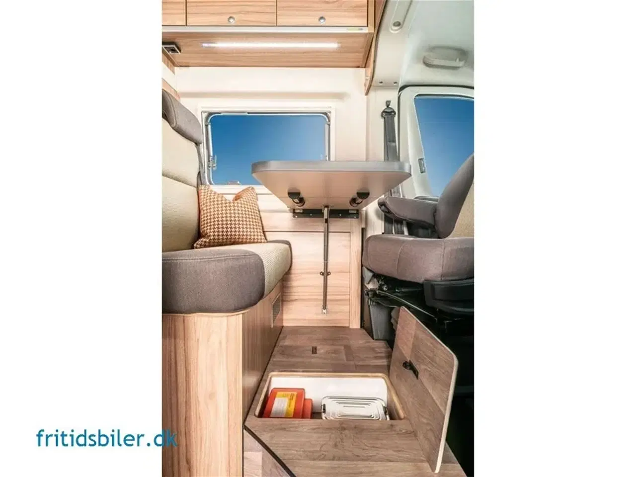 Billede 10 - 2024 - Hymer Campervan Yosemite   Hymer Campervan Yosemitte uden 6,00 meter med EnkeltsengeKvalitet med Fokus på detajlerne