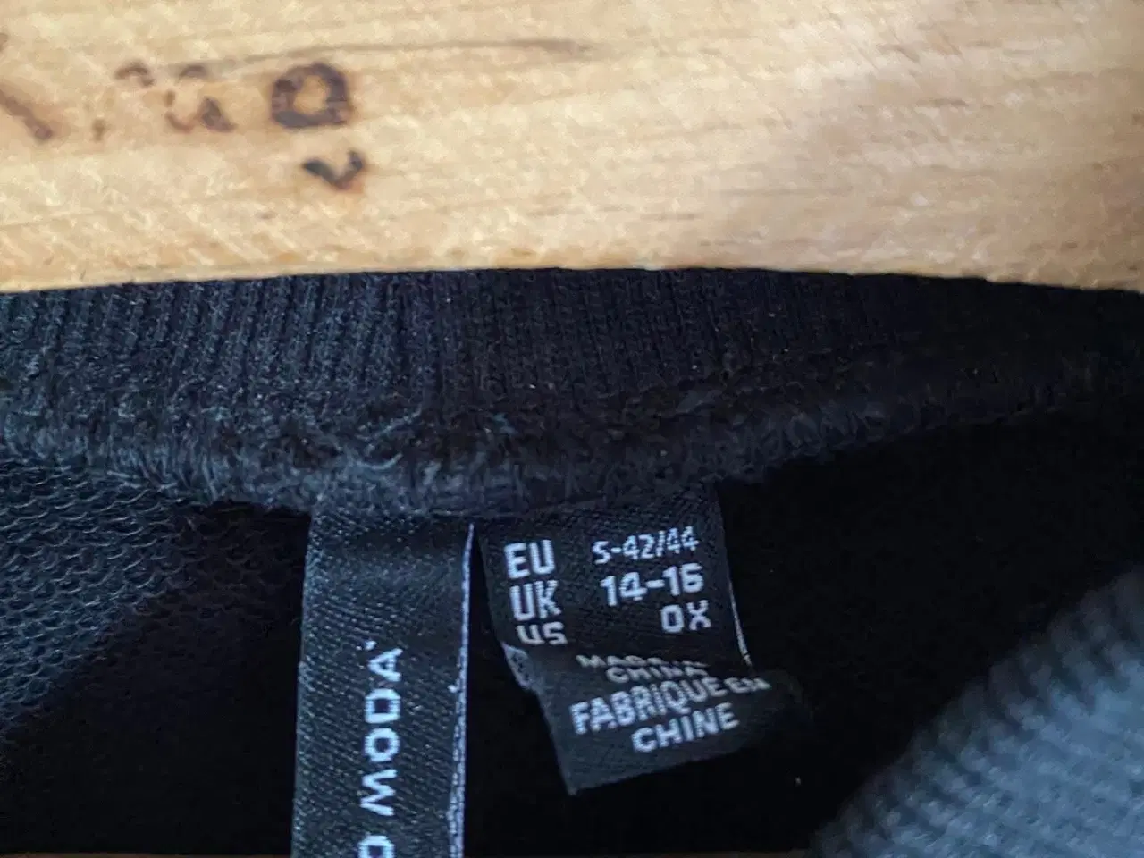 Billede 5 - Kort sort kjole, Vero Moda, str small (42/44)