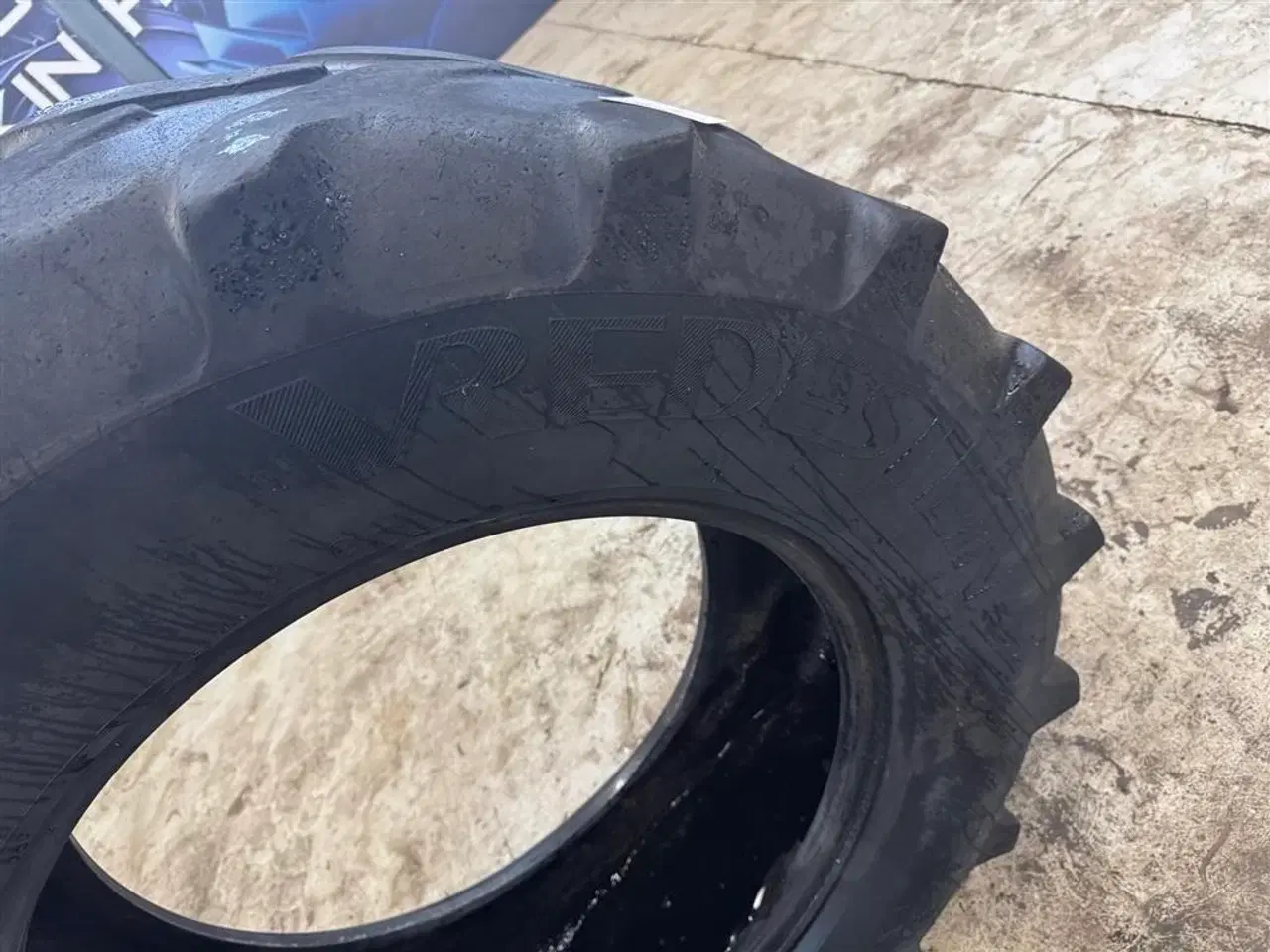 Billede 3 - Vredestein 420/70 R28