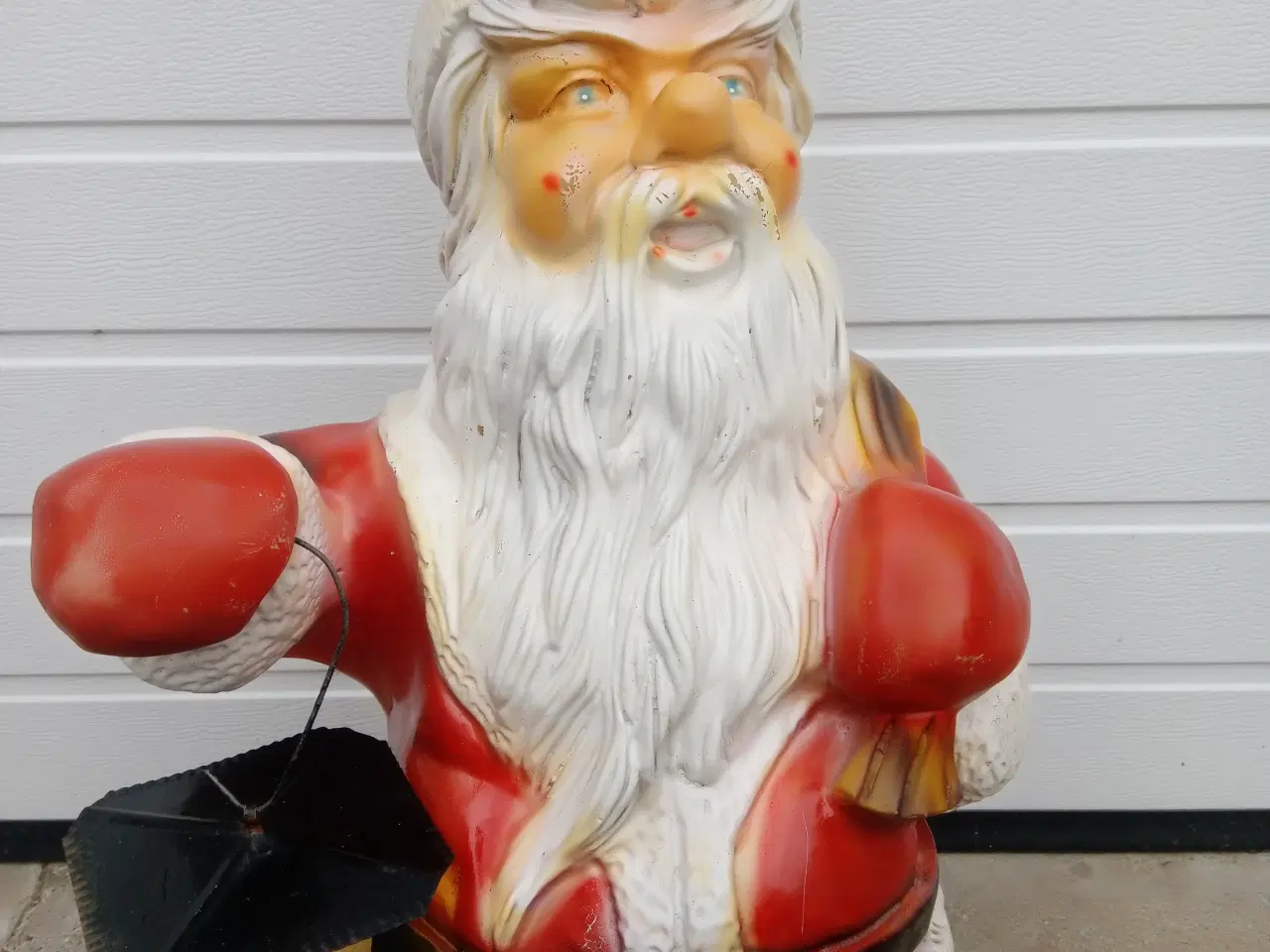 Billede 1 - Julemand med lys i lanternen, højde 75 cm