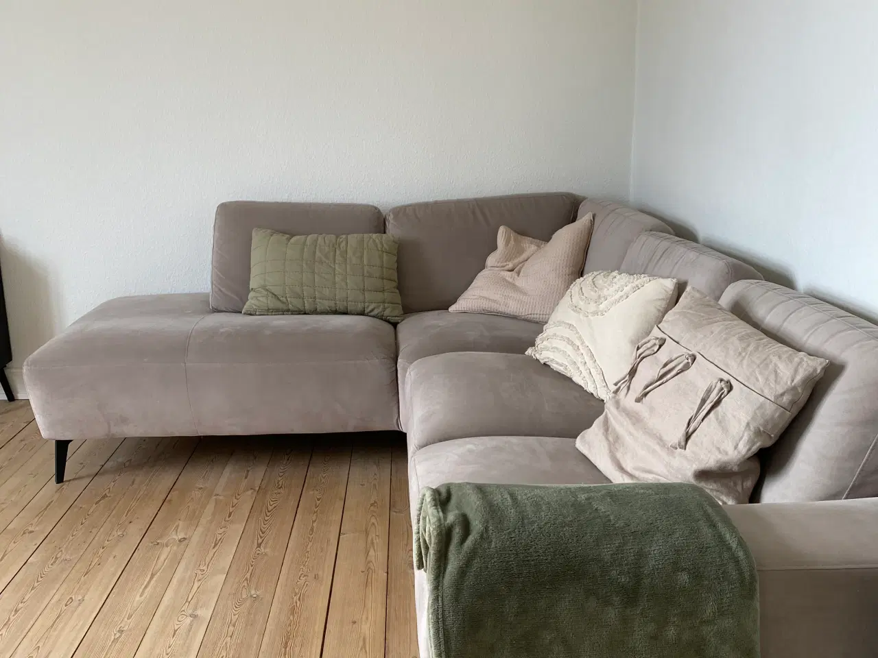 Billede 3 - Beige sofa med chaiselong