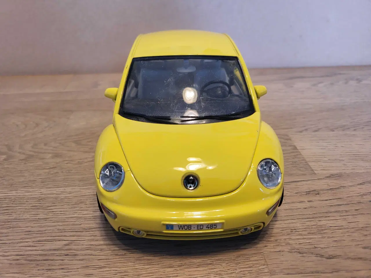 Billede 5 - Modelbil: VOLKSWAGEN NEW BEETLE 1998.  Skala 1/18.